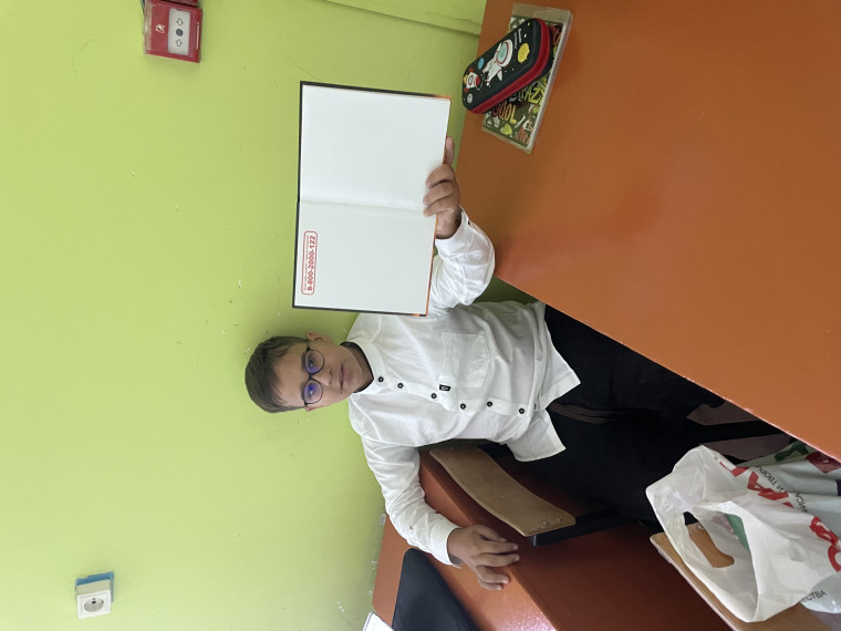 Телефон доверия в каждом дневнике.